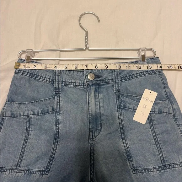 Level 99 Anthropologie light wash - Picture 9 of 9